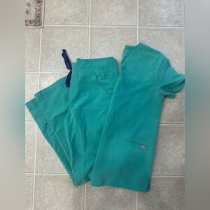 FIGS surgical green scrubs